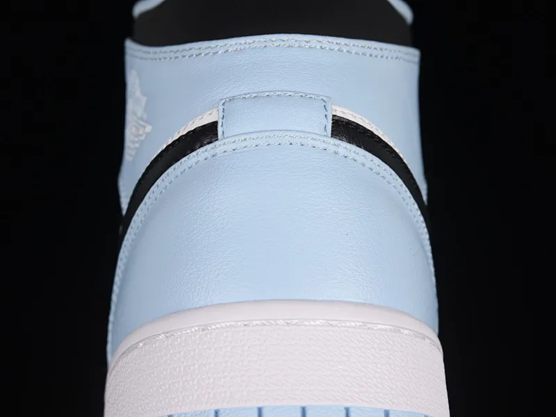 All Categories Air Jordan Jordan Series Basketball Shoes Air Jordan 1 Mid Air Jordan 1 Mid "University Blue" AJ1 Joe 1 Fresh Blue China Basketball Shoes 555112-401